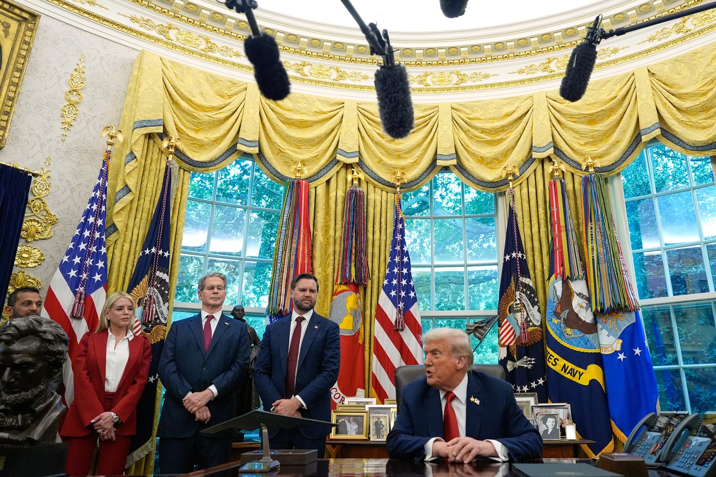 Trump orders crackdown on 'domestic terrorists' in escalation of a campaign against political rivals | iNFOnews.ca