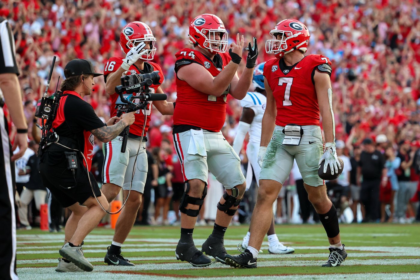 Stockton throws 4 TD passes as No. 9 Georgia rallies in 4th quarter to beat No. 5 Ole Miss 43-35 | iNFOnews.ca Stockton throws 4 TD passes as No. 9 Georgia rallies in 4th quarter to beat No. 5 Ole Miss 43-35 | iNFOnews.ca