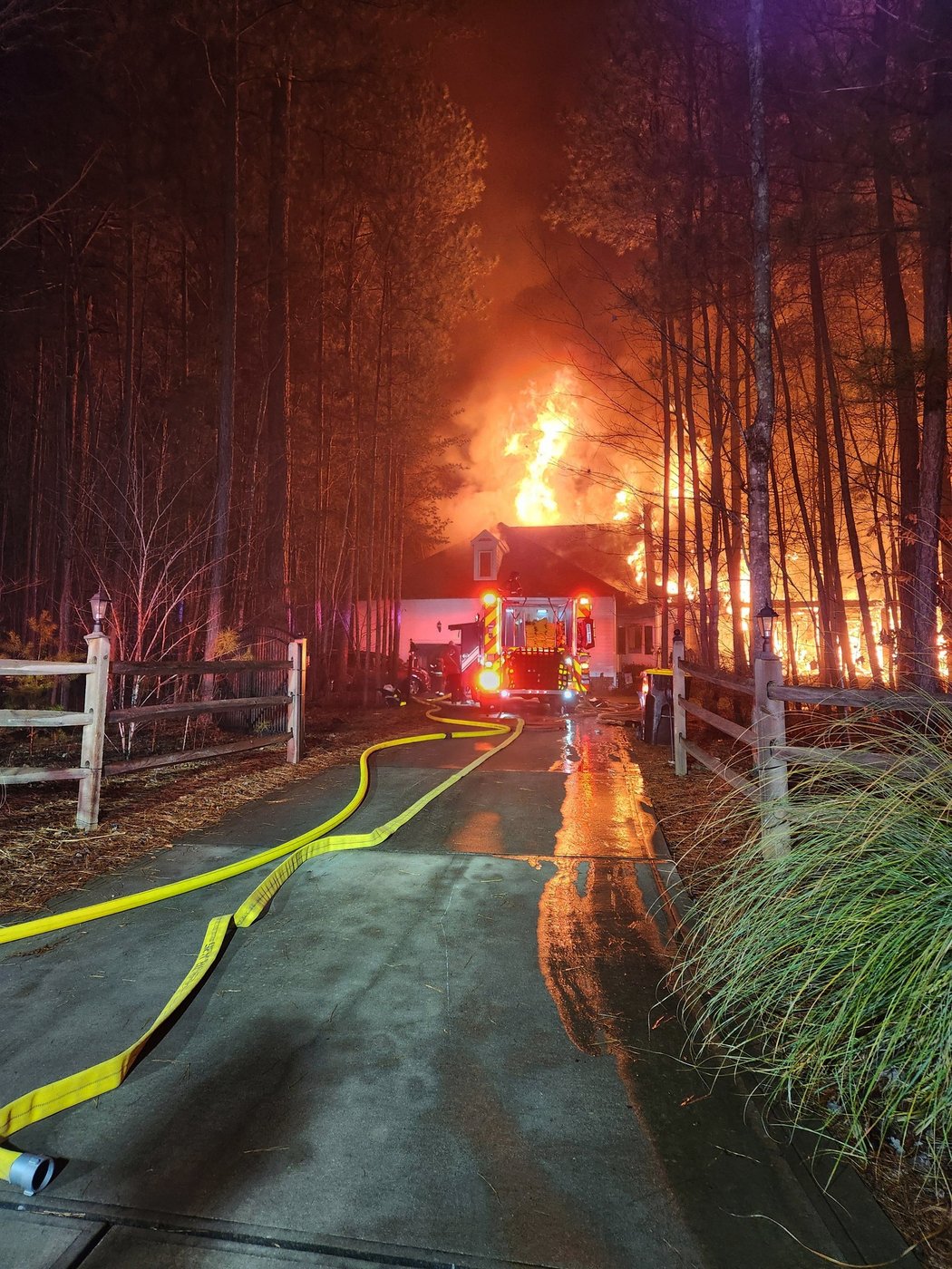 Father of NASCAR driver Denny Hamlin dies after house fire, mother critically injured | iNFOnews.ca