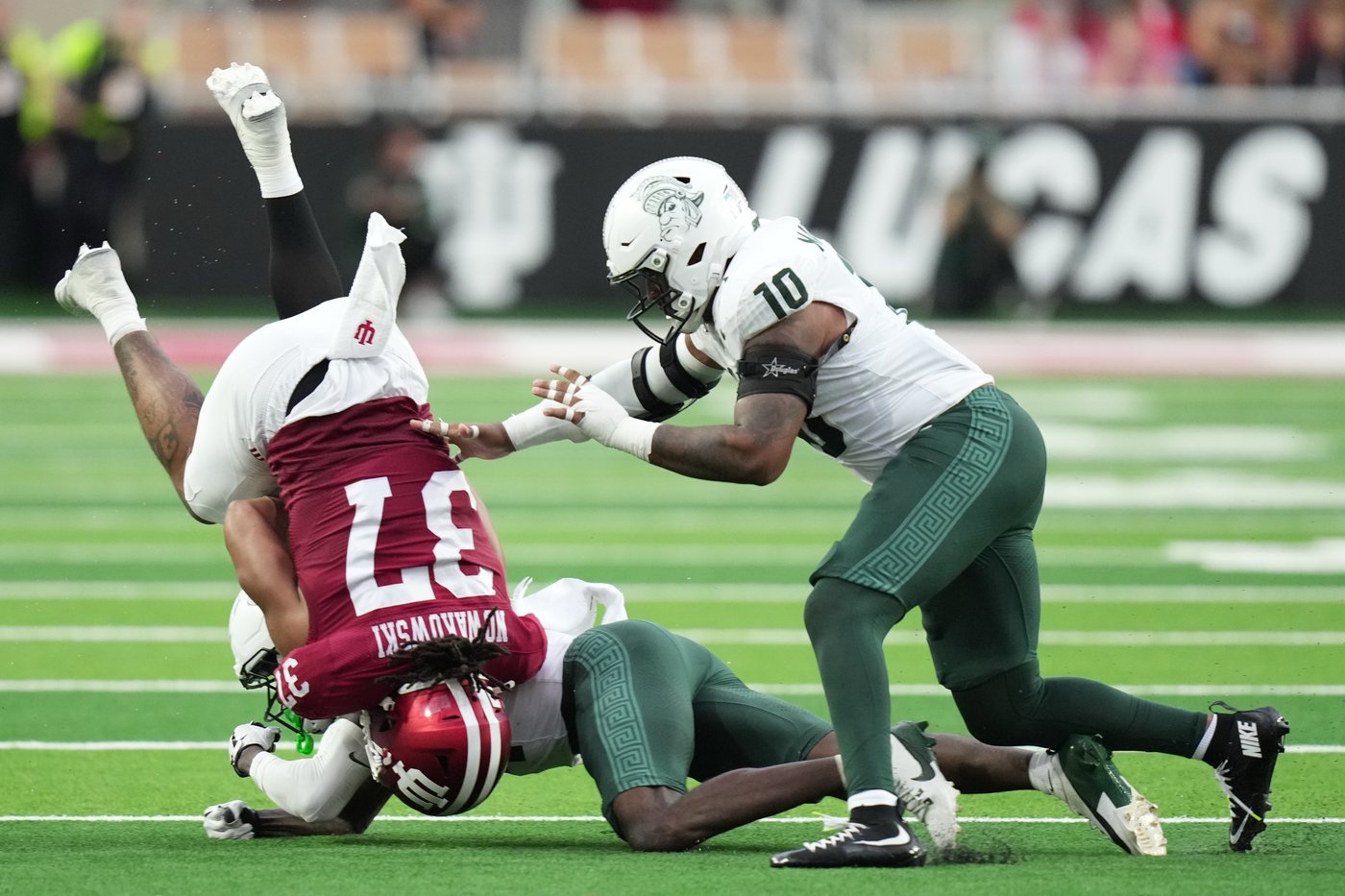 Mendoza throws four TD passes and No. 3 Indiana overwhelms Michigan State 38-13 | iNFOnews.ca Mendoza throws four TD passes and No. 3 Indiana overwhelms Michigan State 38-13 | iNFOnews.ca