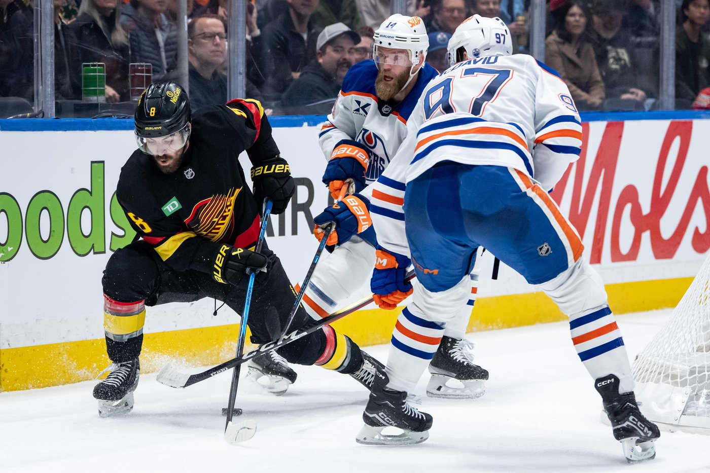 Sherwood scores in overtime as Canucks slip past Oilers 4-3 | iNFOnews.ca Sherwood scores in overtime as Canucks slip past Oilers 4-3 | iNFOnews.ca