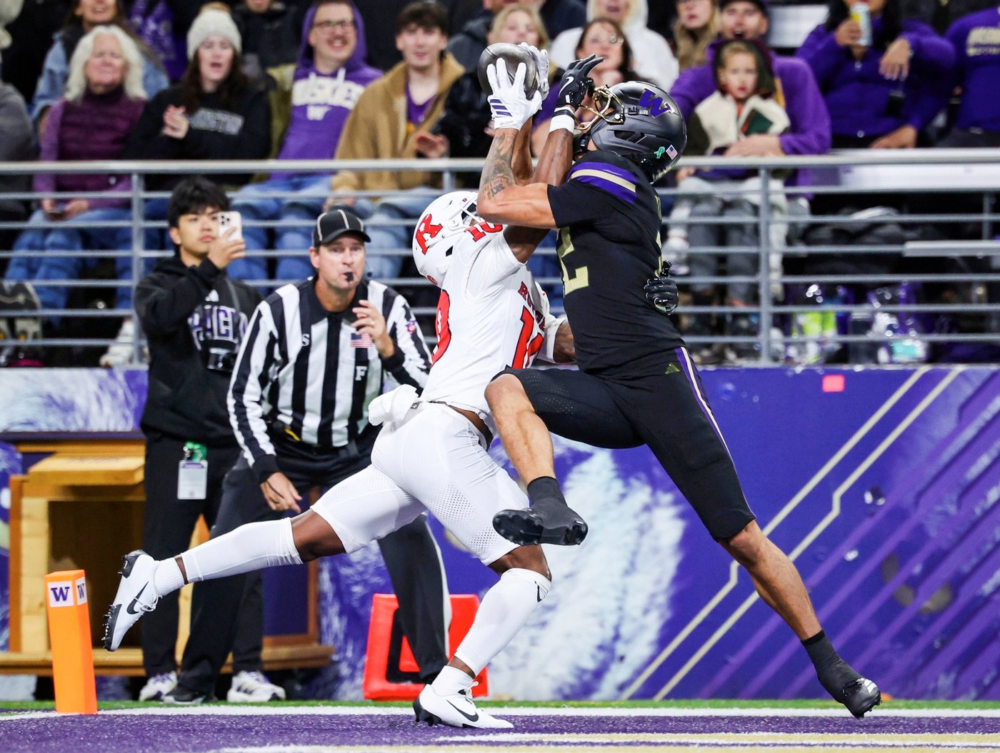 Demond Williams Jr. has career highs in passing and rushing to lead Washington over Rutgers 38-19 | iNFOnews.ca Demond Williams Jr. has career highs in passing and rushing to lead Washington over Rutgers 38-19 | iNFOnews.ca