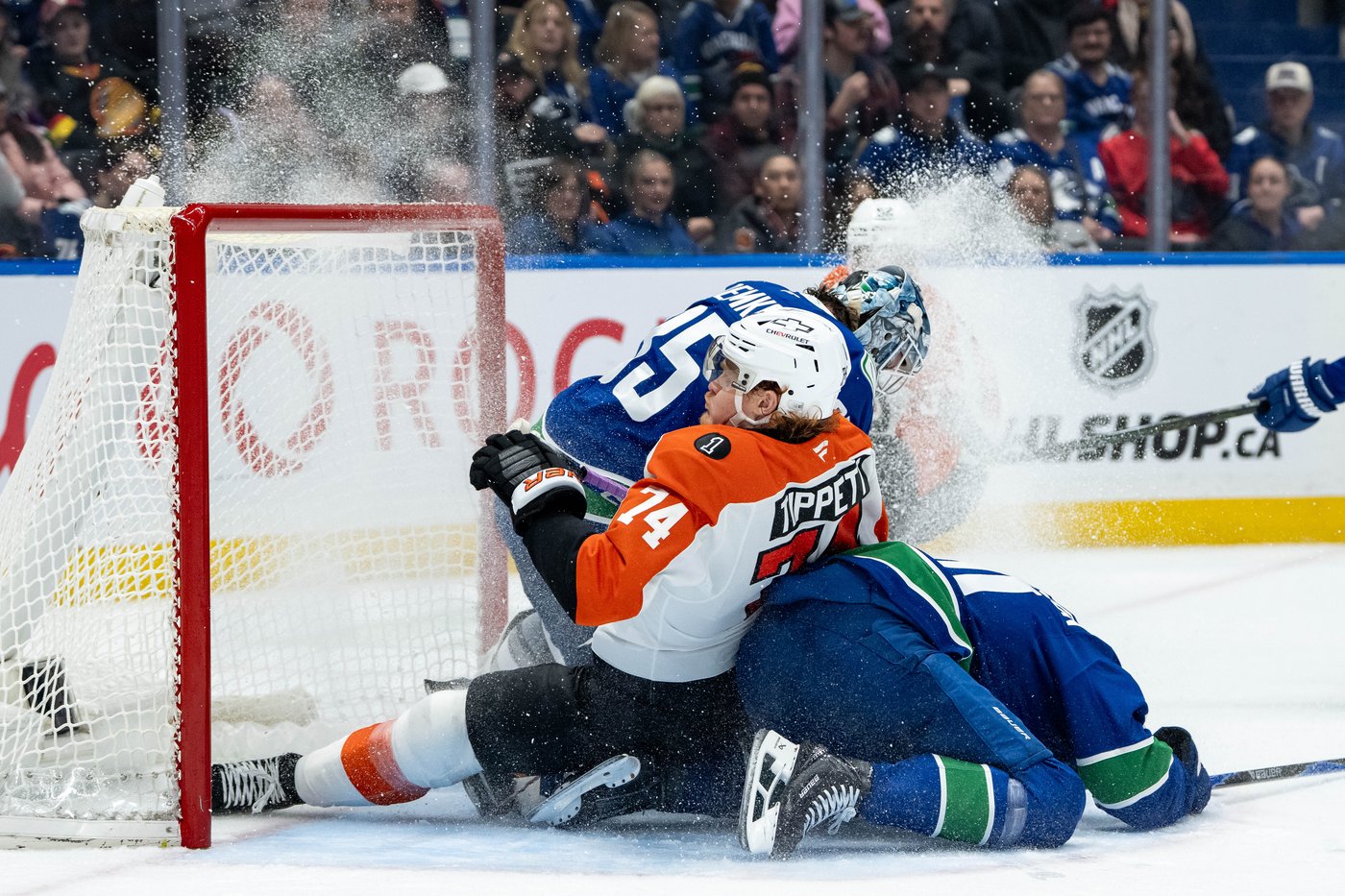 'I wish I had an answer': Home ice woes haunt struggling Vancouver Canucks | iNFOnews.ca