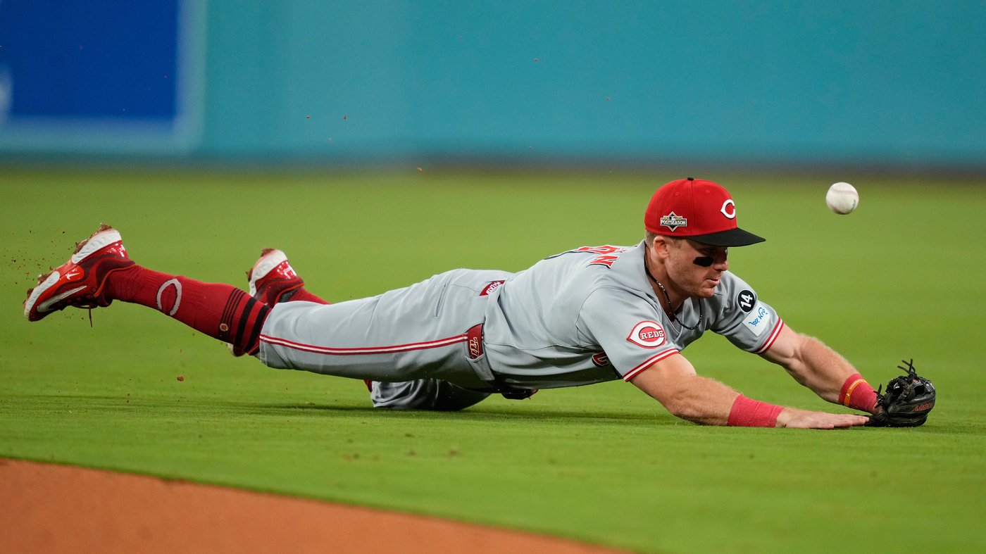 Yoshinobu Yamamoto shines as Dodgers sweep Reds to reach NL Division Series | iNFOnews.ca