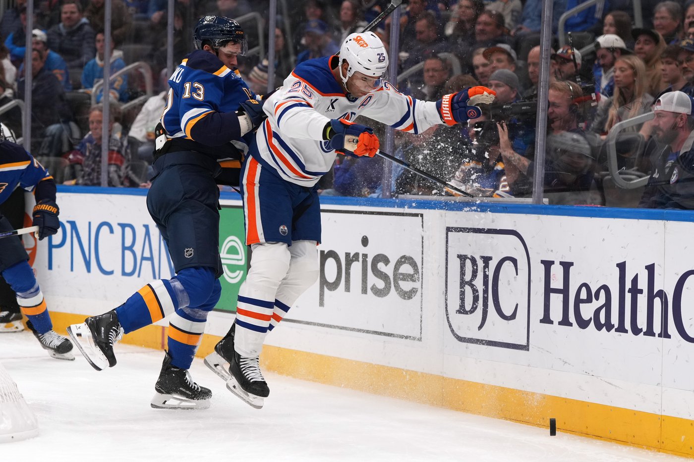 Dvorsky scores his 1st NHL goal as the Blues stop a 7-game slide by edging the Oilers 3-2 | iNFOnews.ca Dvorsky scores his 1st NHL goal as the Blues stop a 7-game slide by edging the Oilers 3-2 | iNFOnews.ca