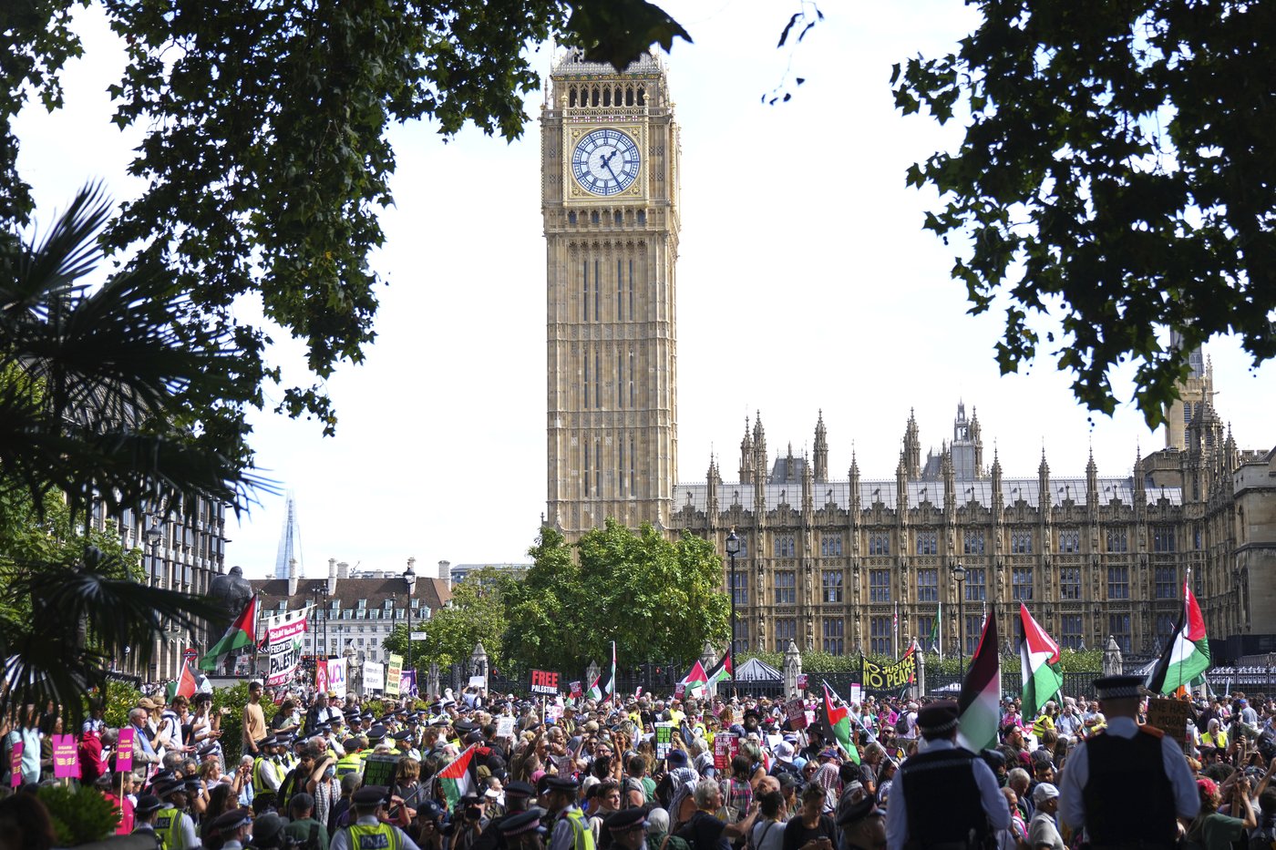 Police arrest more than 400 at London protest supporting banned group Palestine Action | iNFOnews.ca Police arrest more than 400 at London protest supporting banned group Palestine Action | iNFOnews.ca