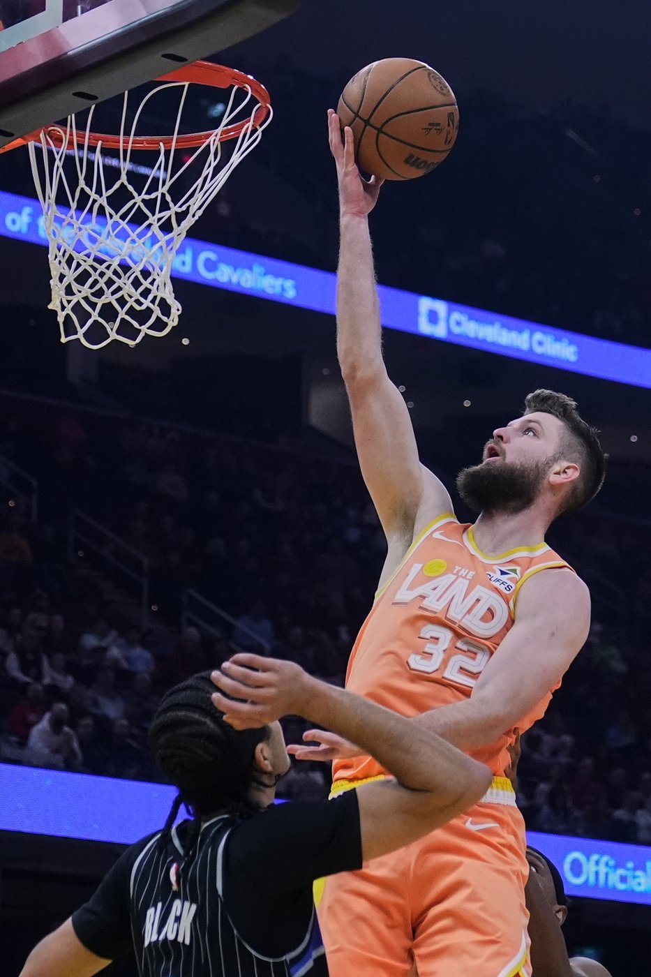 Mitchell scores 45 as Cavaliers beat Magic 114-98 for 4th straight win | iNFOnews.ca