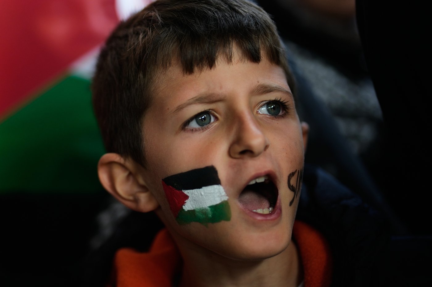 Hundreds of thousands march across Europe in support of Palestinians | iNFOnews.ca