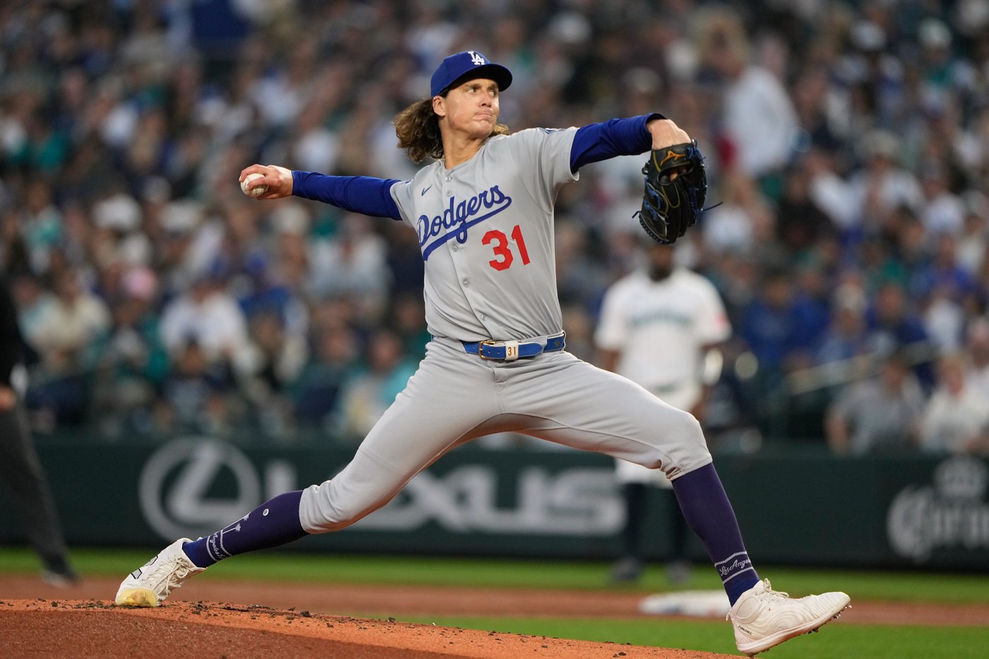 Kiké Hernandez hits go-ahead double in 9th to lift Dodgers past Mariners, 5-3 | iNFOnews.ca