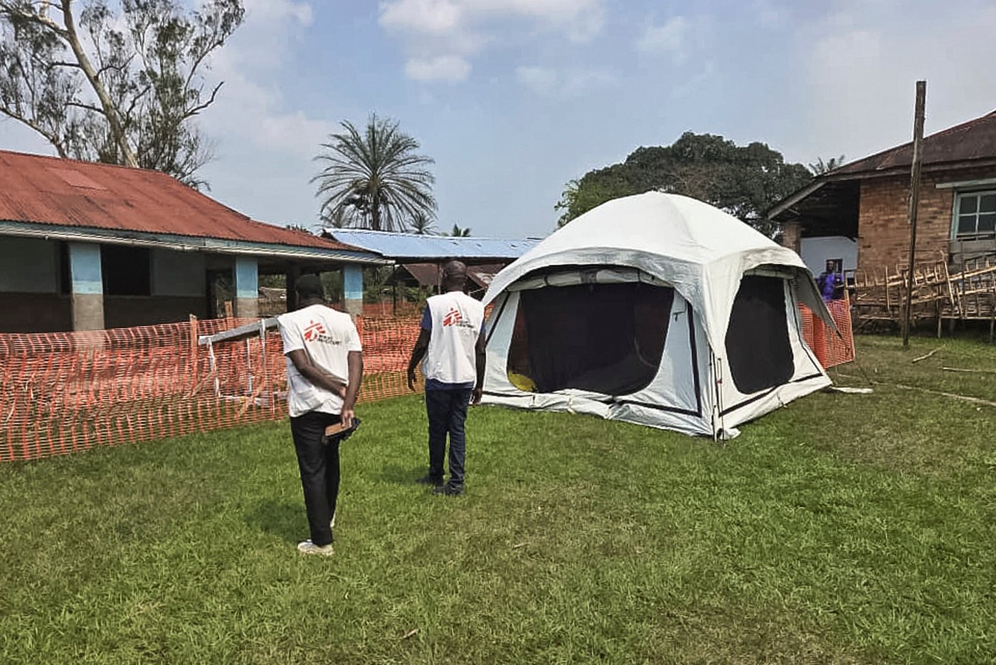 Ebola vaccine reaches the epicenter of Congo's outbreak as officials race to contain the disease | iNFOnews.ca