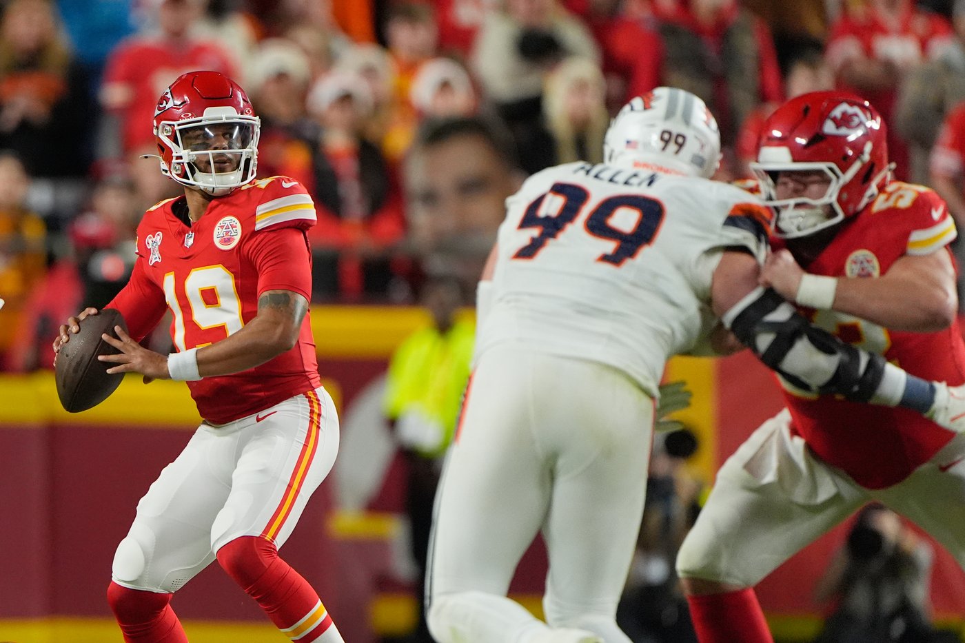 Nix's late TD pass and stand by Broncos defense finishes off 20-13 win over Chiefs | iNFOnews.ca