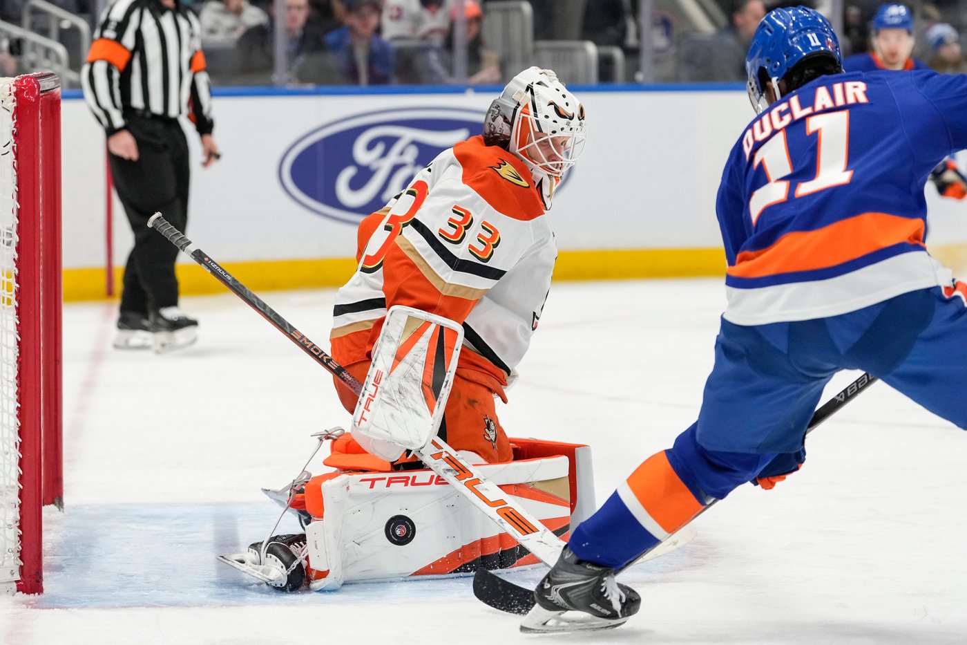 Anders Lee scores twice as Islanders beat Ducks 5-2 | iNFOnews.ca