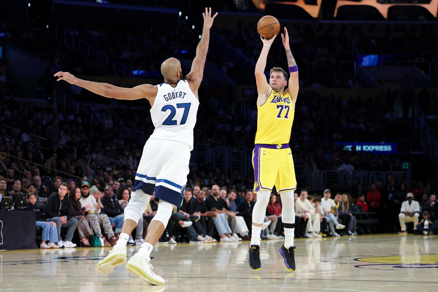 The 40-40 club: Luka Doncic begins the Lakers' new season with a pair of prolific performances | iNFOnews.ca The 40-40 club: Luka Doncic begins the Lakers' new season with a pair of prolific performances | iNFOnews.ca