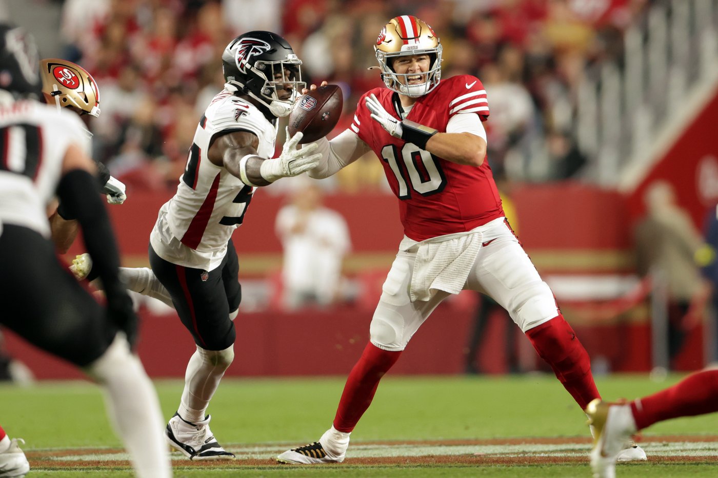 Christian McCaffrey's 200-yard game from scrimmage powers 49ers past Falcons 20-10 | iNFOnews.ca Christian McCaffrey's 200-yard game from scrimmage powers 49ers past Falcons 20-10 | iNFOnews.ca