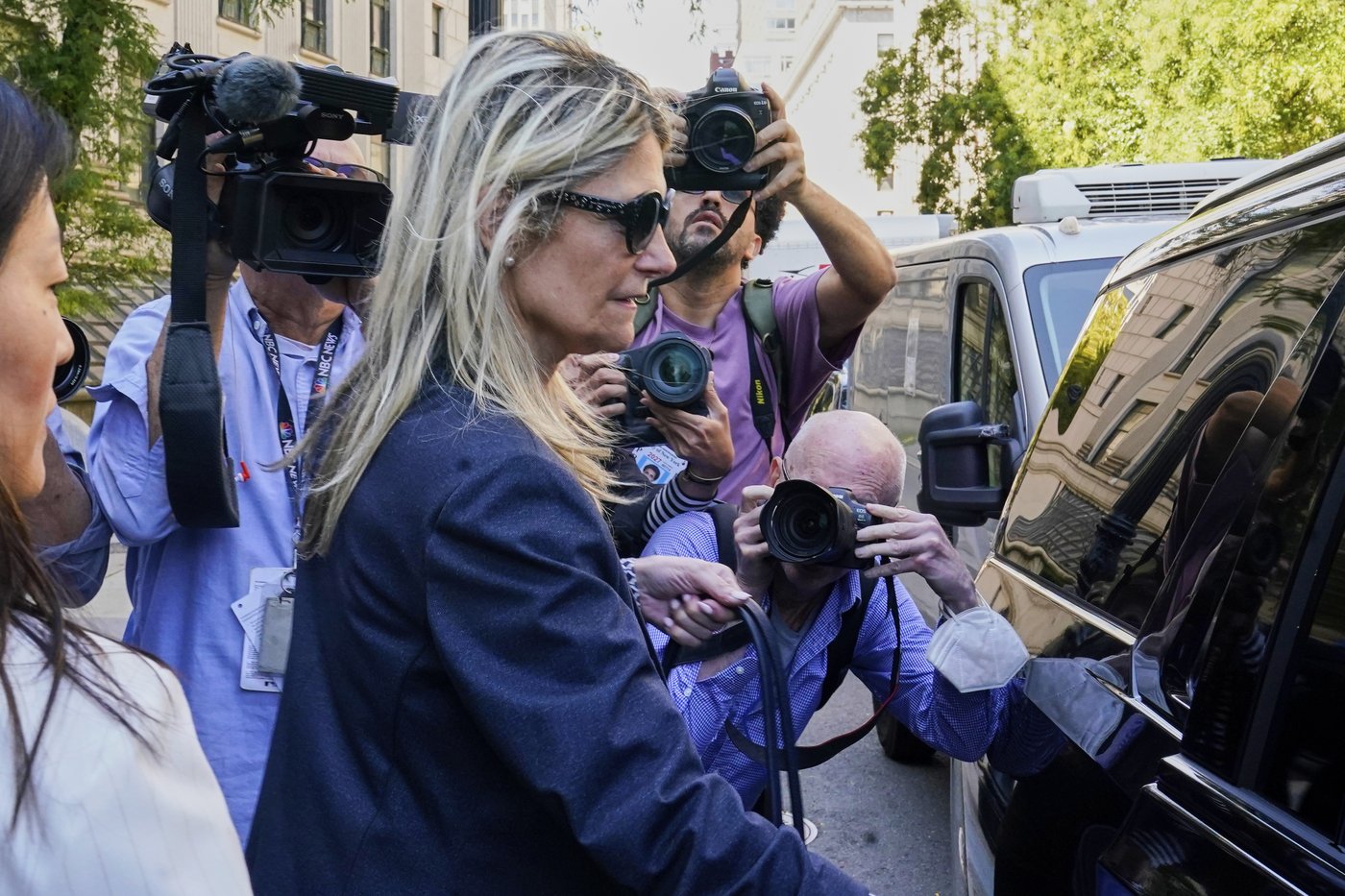 Bob Menendez's wife says she was ex-senator's 'puppet' as she gets 4½ years in prison for bribery | iNFOnews.ca
