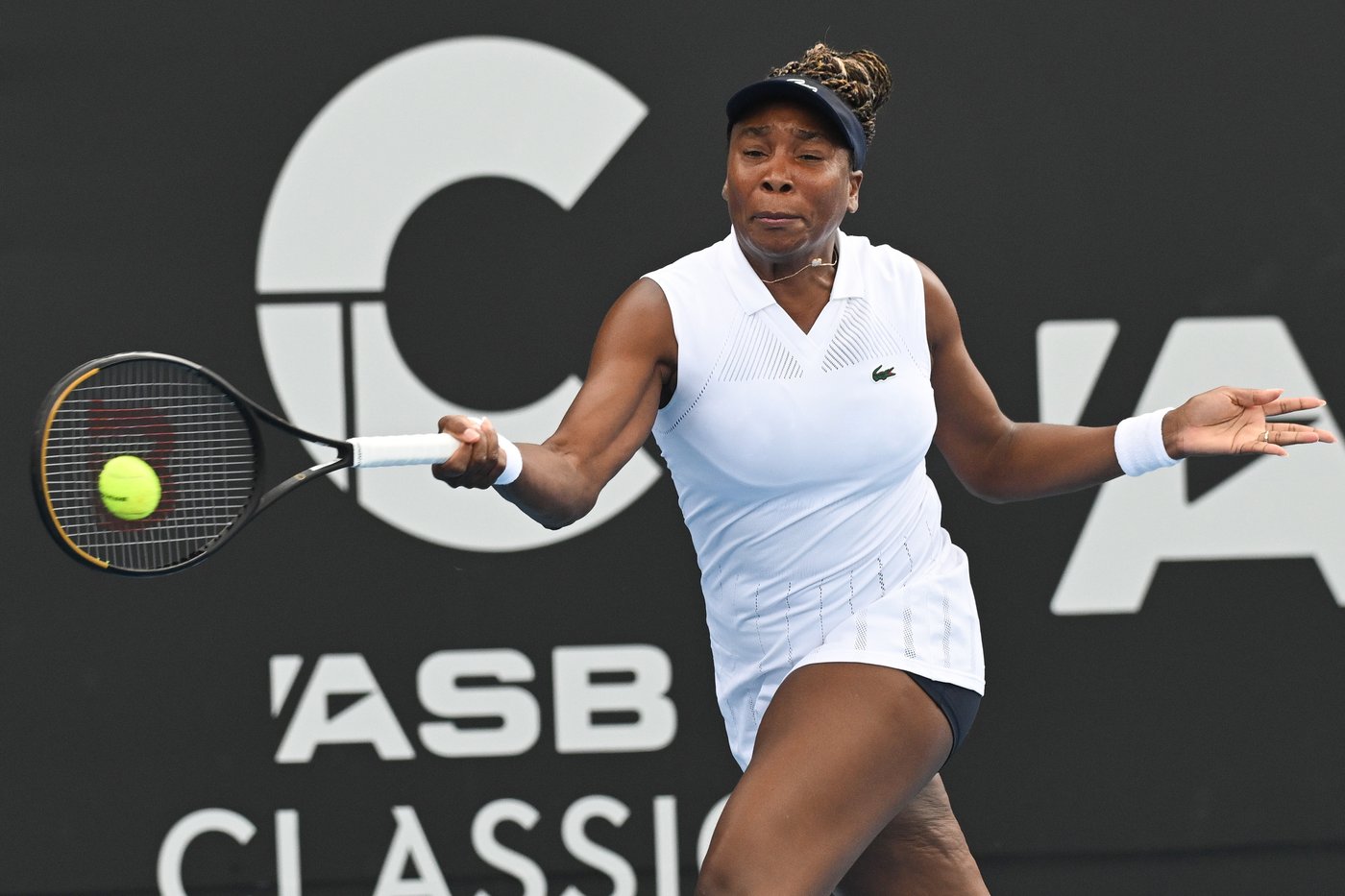 Venus Williams loses in Auckland but shows she's still competitive at 45 | iNFOnews.ca
