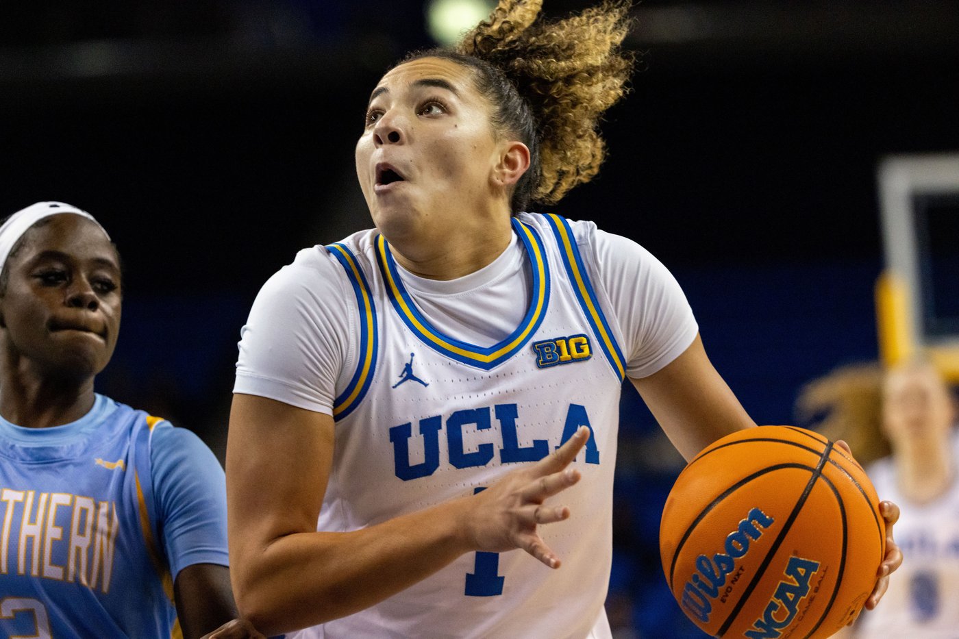 No. 3 UCLA women dominate Southern 88-37 as season-opening win streak reaches 6 games | iNFOnews.ca