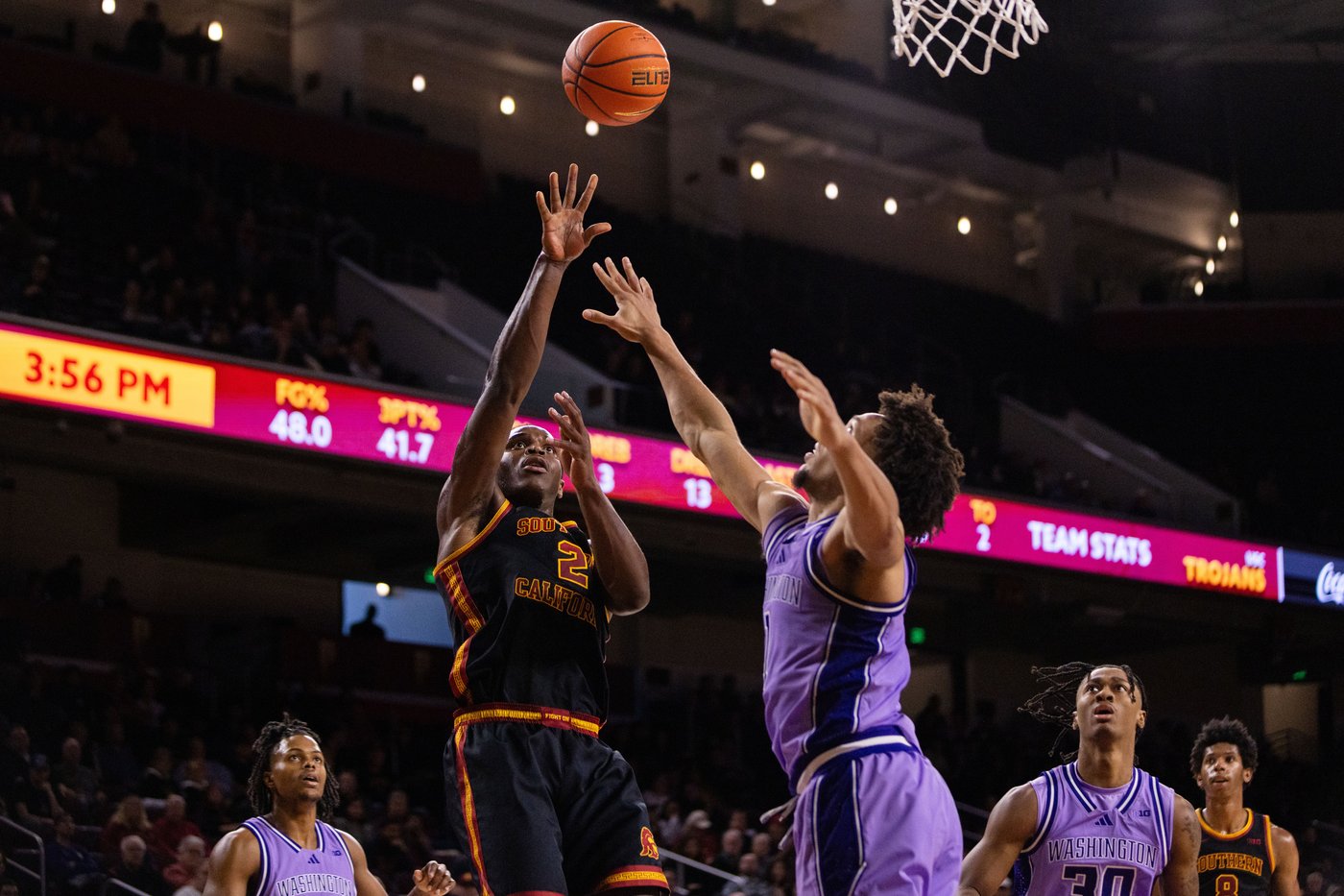 Washington rallies from 18-point deficit to beat No. 24 USC 84-76 | iNFOnews.ca