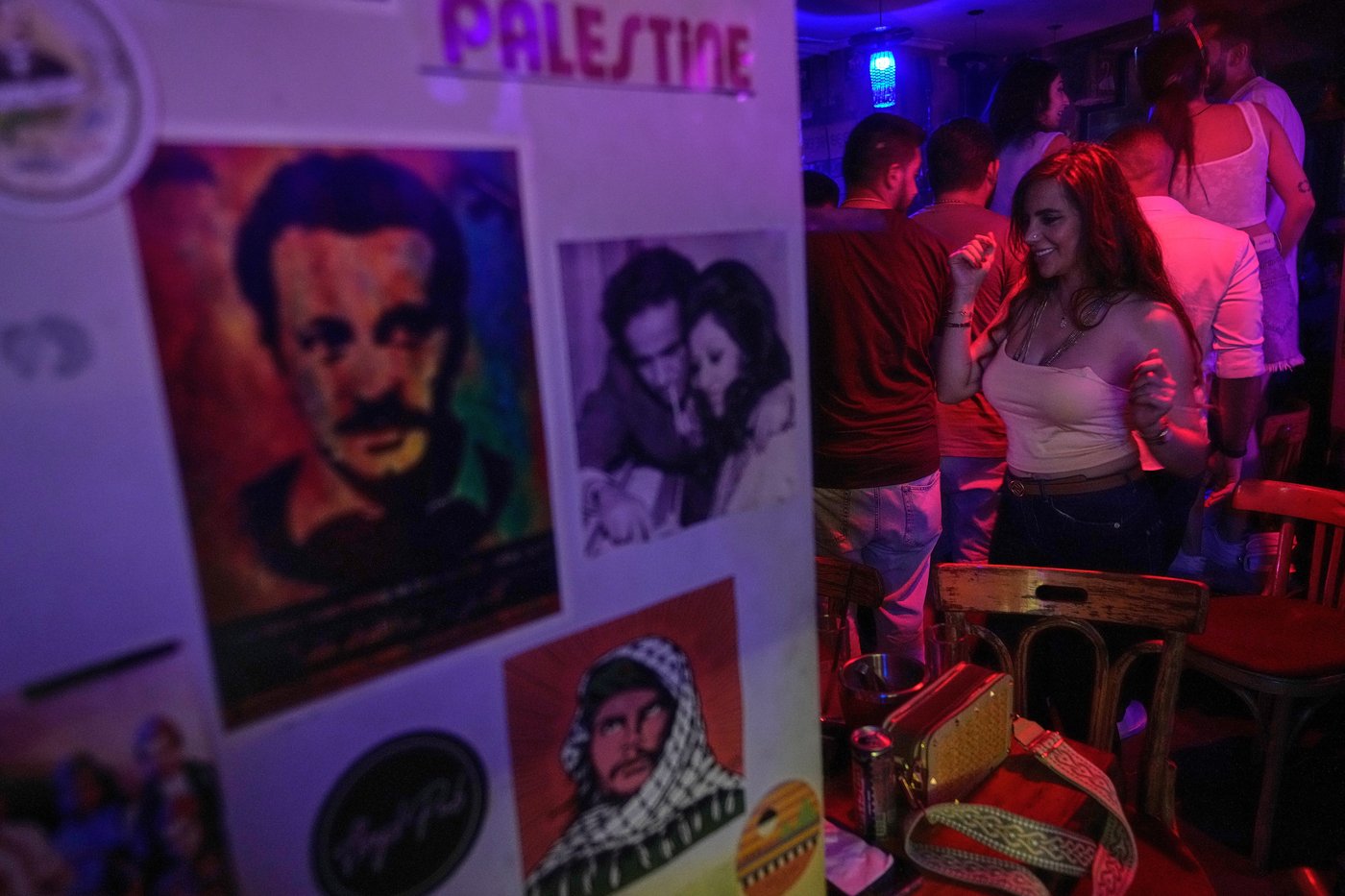 Photos show Syrians enjoying a night out in Damascus despite some crackdowns | iNFOnews.ca