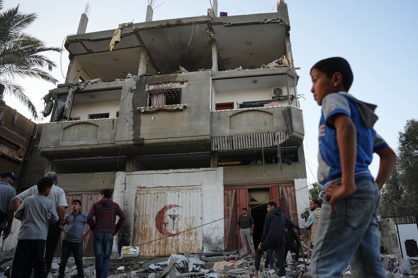 Israel launches strikes in Gaza ceasefire's latest test as hospitals say 24 killed | iNFOnews.ca