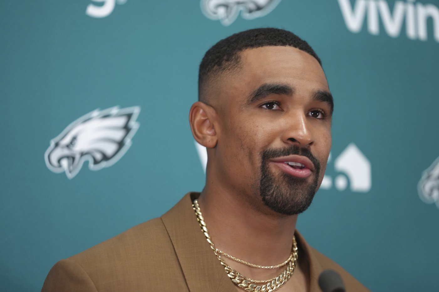 Fed-up Eagles push back on criticism of tush push ahead of playoff rematch with Rams | iNFOnews.ca