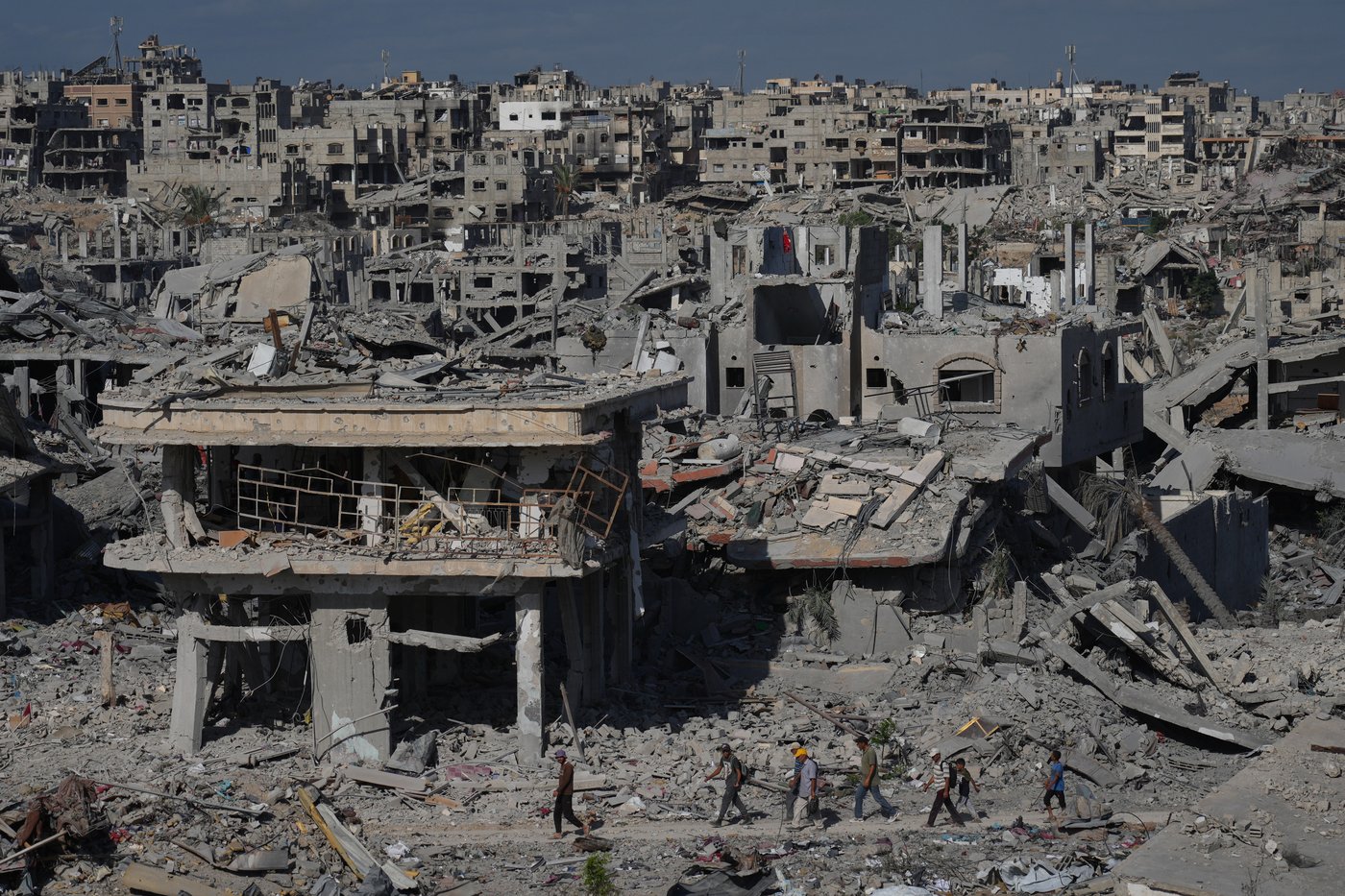 Palestinians return to ruins and US troops land in Israel as ceasefire holds | iNFOnews.ca Palestinians return to ruins and US troops land in Israel as ceasefire holds | iNFOnews.ca