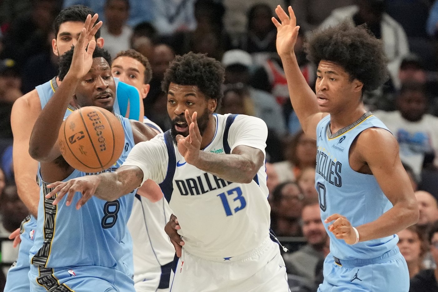 Ja Morant, Cedric Coward help Grizzlies to big lead and a 118-104 victory over Mavericks | iNFOnews.ca Ja Morant, Cedric Coward help Grizzlies to big lead and a 118-104 victory over Mavericks | iNFOnews.ca