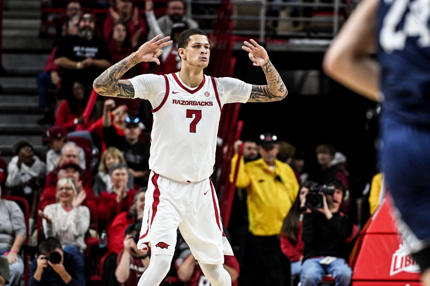 Brazile scores career-best 26 points to lead No. 14 Arkansas to 108-80 win over Queens | iNFOnews.ca