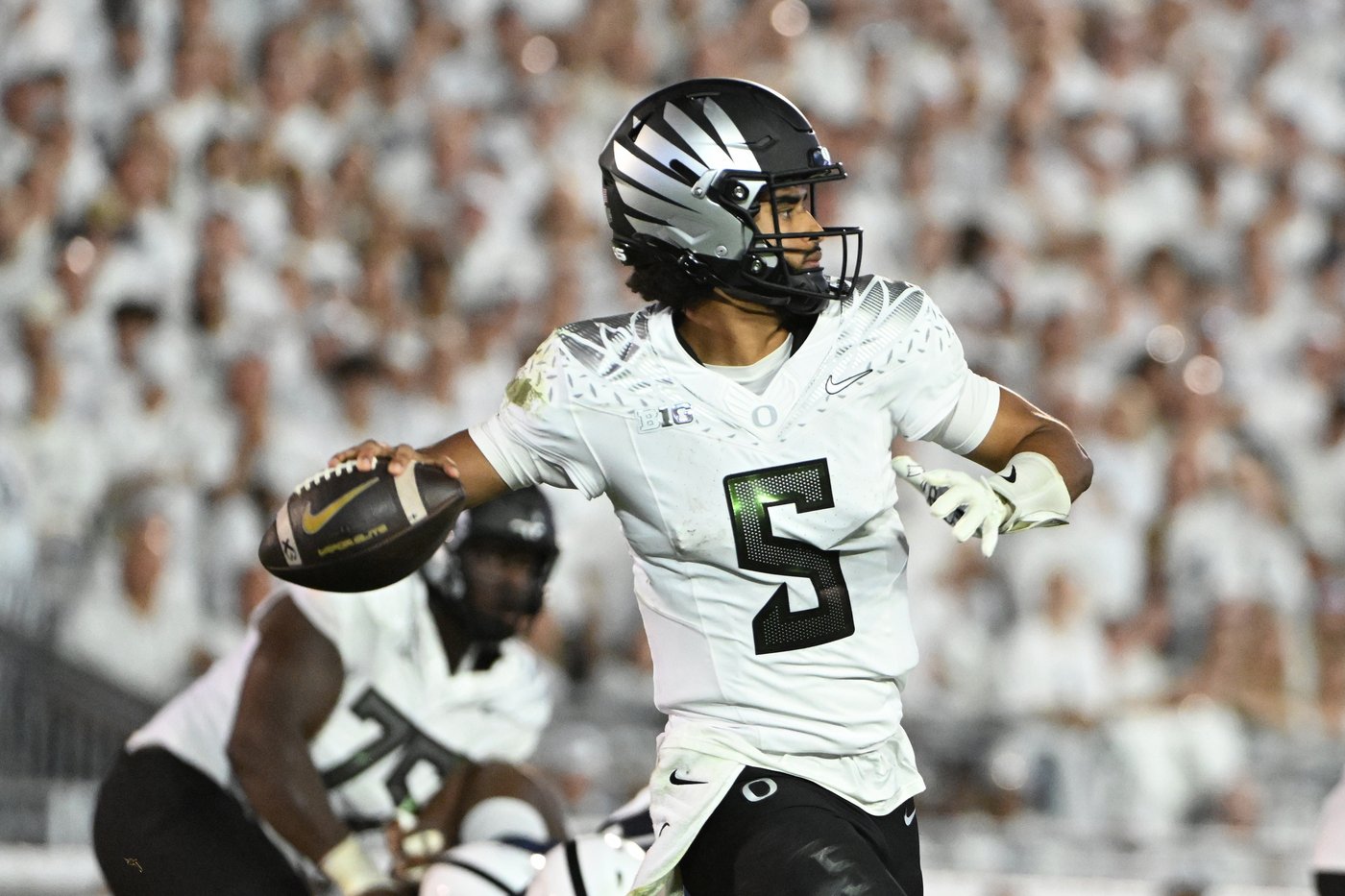 Oregon outlasts Penn State 30-24 in double overtime | iNFOnews.ca