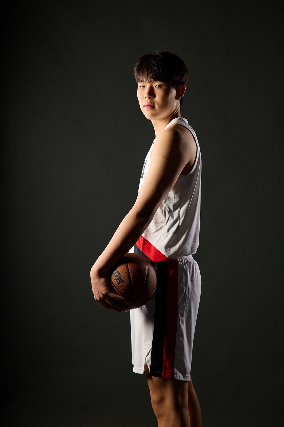 Expectations are great for Trail Blazers rookie Yang Hansen in Portland and back home | iNFOnews.ca
