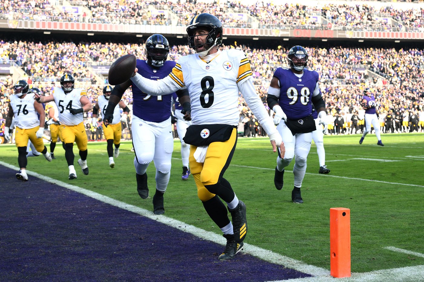 Steelers put their long home Monday night winning streak on the line when Dolphins visit | iNFOnews.ca