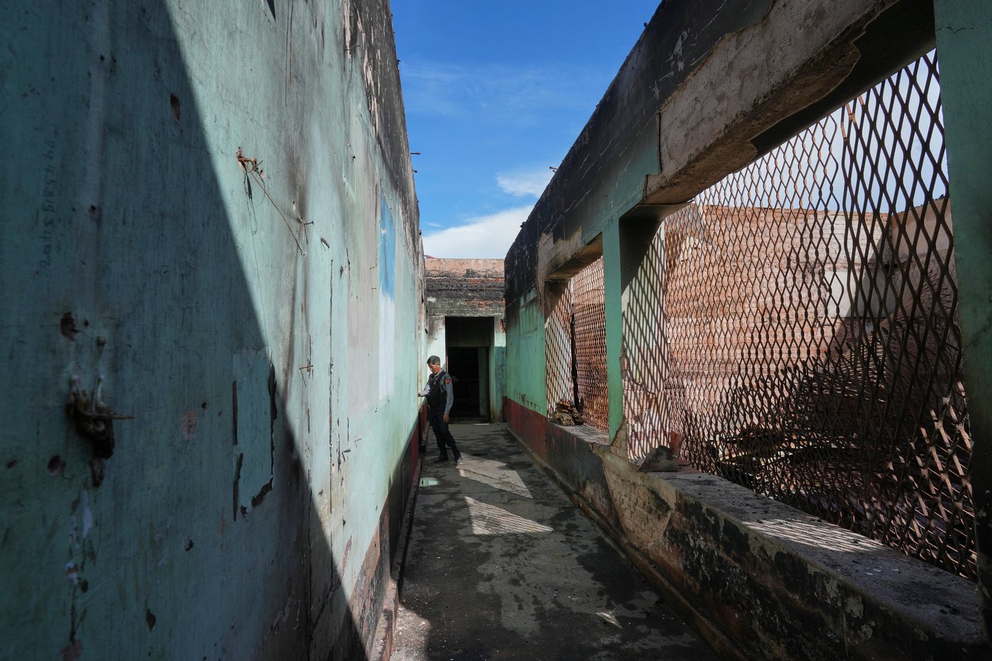 Photos show a town ravaged by civil war in Myanmar | iNFOnews.ca
