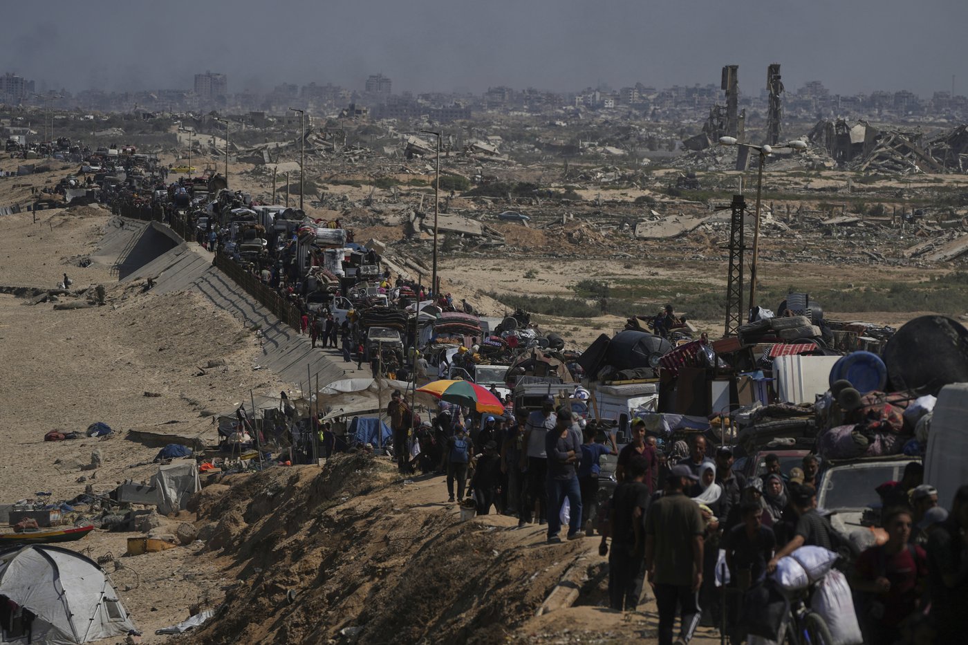 Israeli military begins its ground offensive in Gaza City as thousands of Palestinians flee | iNFOnews.ca