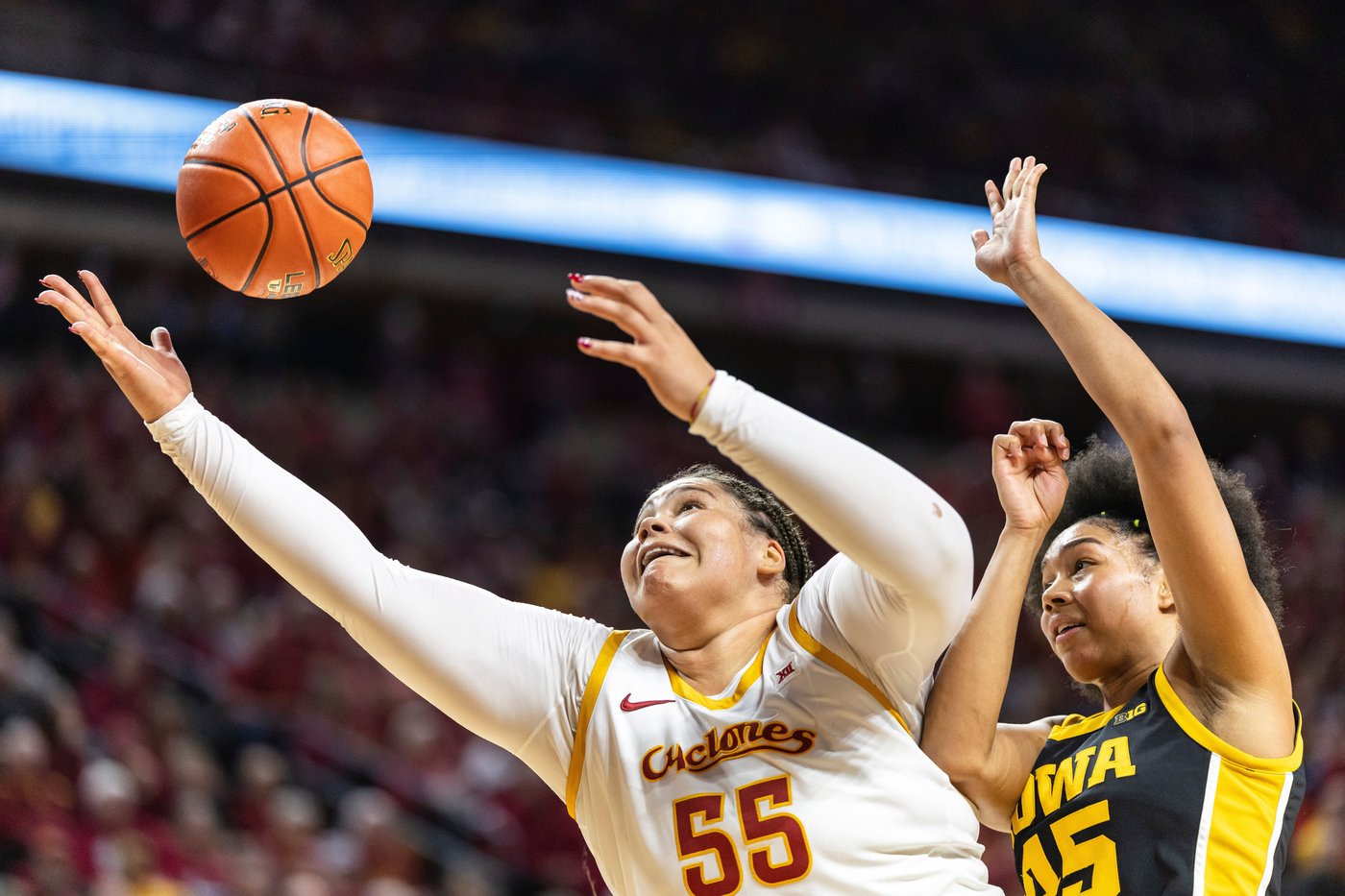AP women's basketball player of the week is No. 10 Iowa State's Audi Crooks | iNFOnews.ca