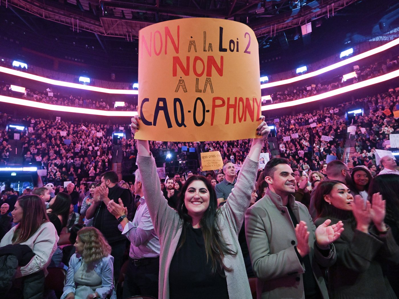 Doctors gather to protest physician payment bill at Bell Centre | iNFOnews.ca