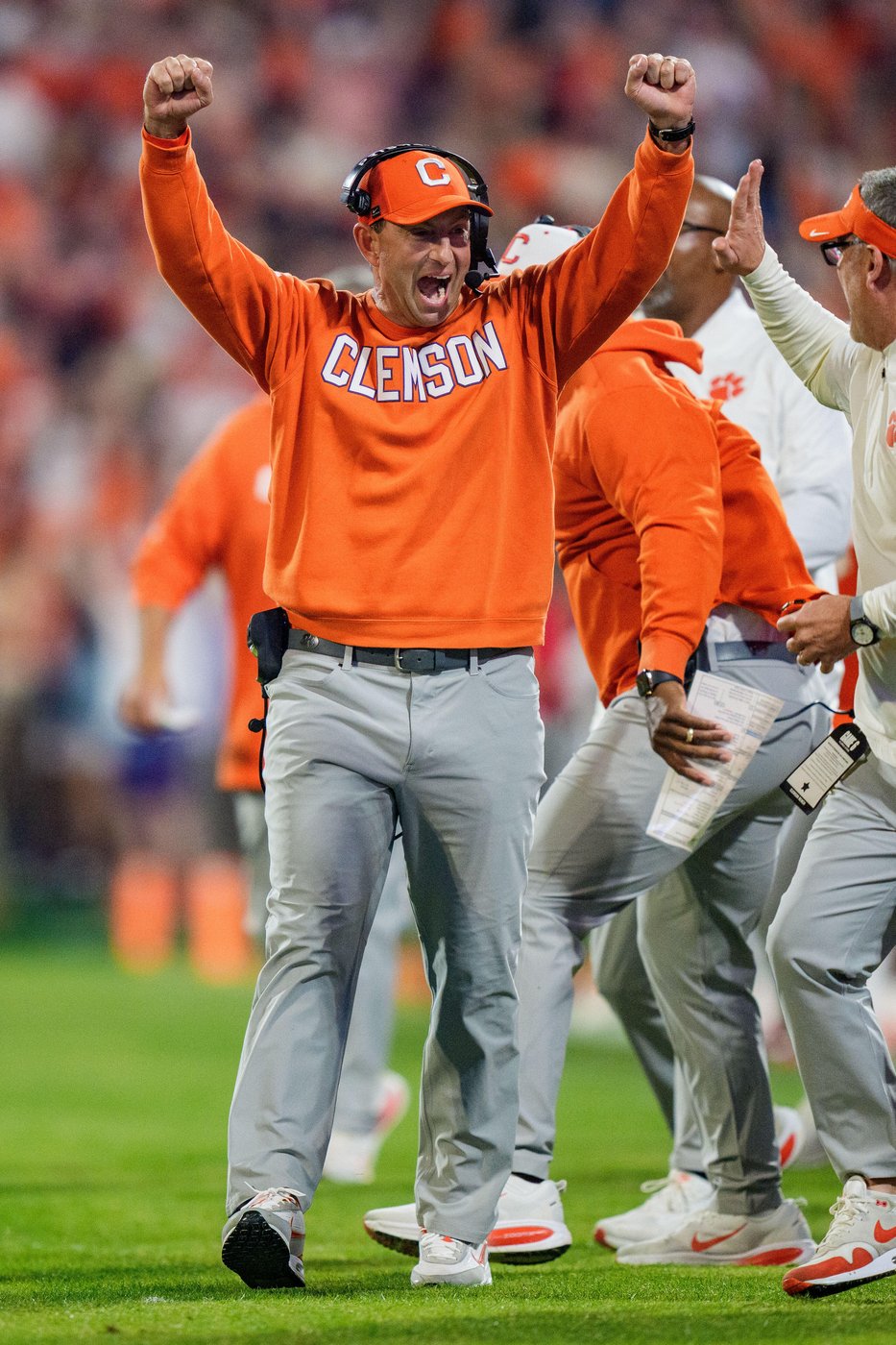 Klubnik's two scores lead Clemson to 24-10 win over Florida State for first home victory in 2 months | iNFOnews.ca