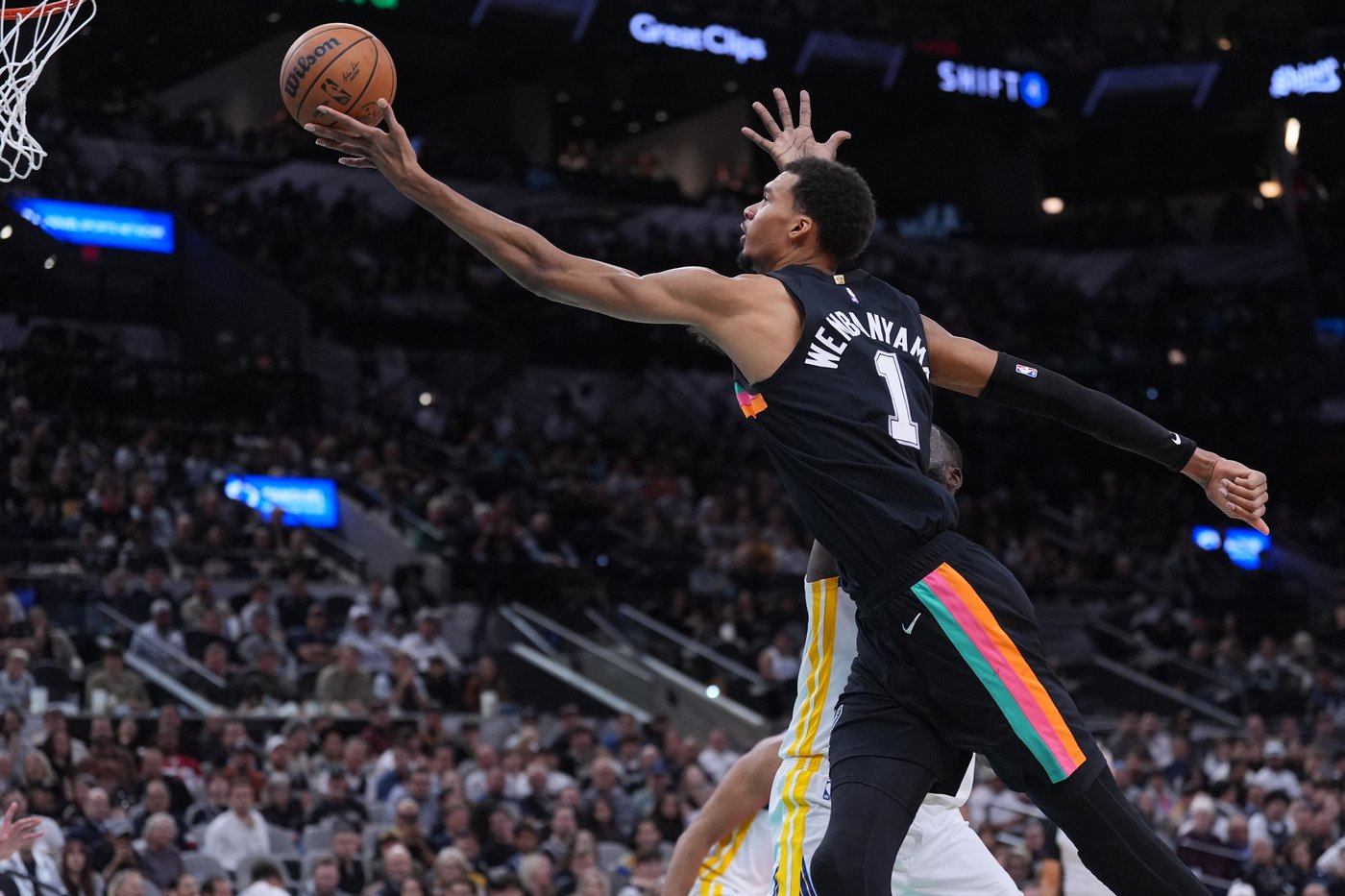 Curry's 46 points leads Warriors to 125-120 victory over Spurs despite Wembanyama's triple-double | iNFOnews.ca Curry's 46 points leads Warriors to 125-120 victory over Spurs despite Wembanyama's triple-double | iNFOnews.ca