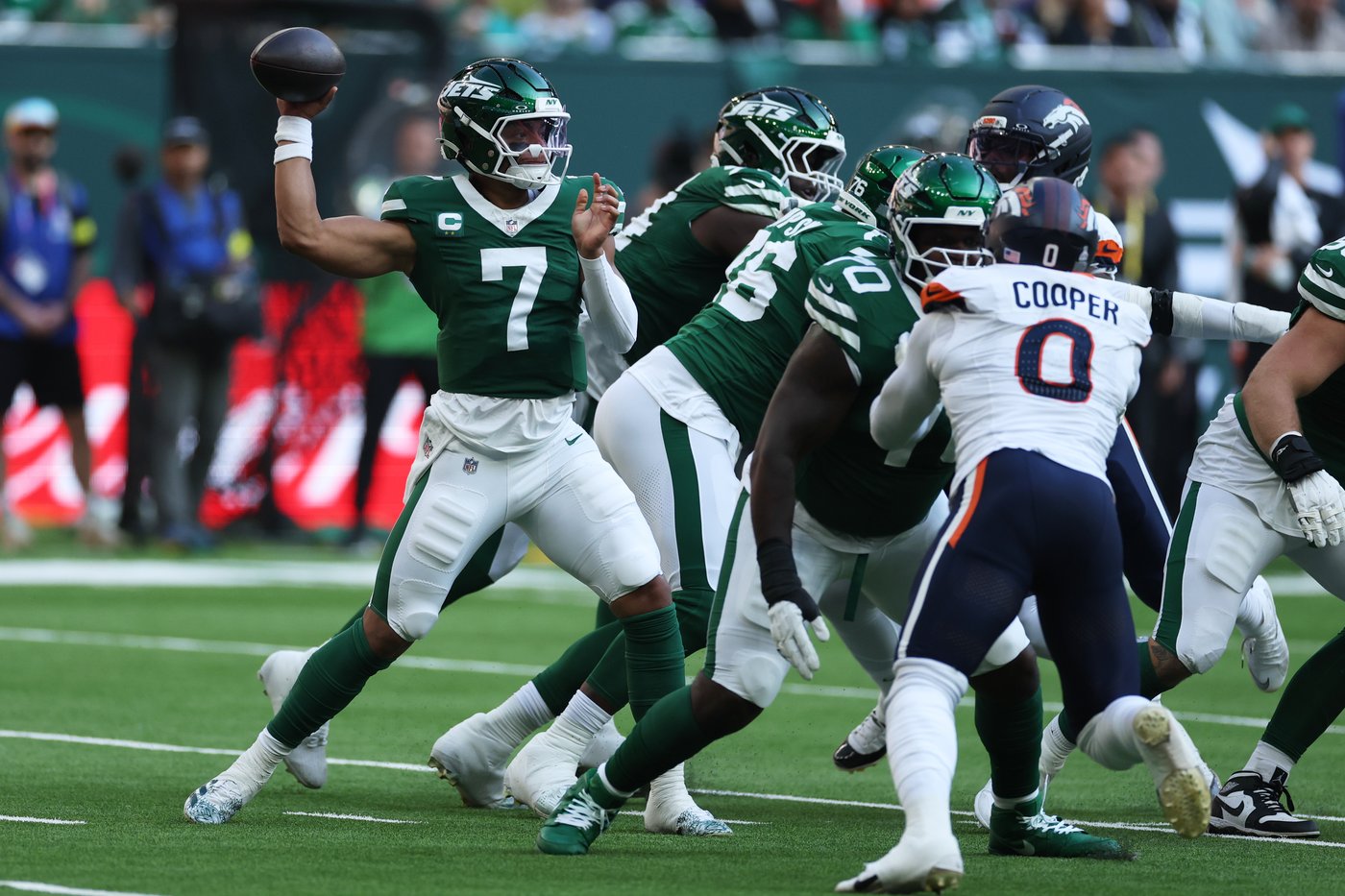 Justin Fields plans to be a bit more aggressive in the passing game as Jets seek first win | iNFOnews.ca Justin Fields plans to be a bit more aggressive in the passing game as Jets seek first win | iNFOnews.ca