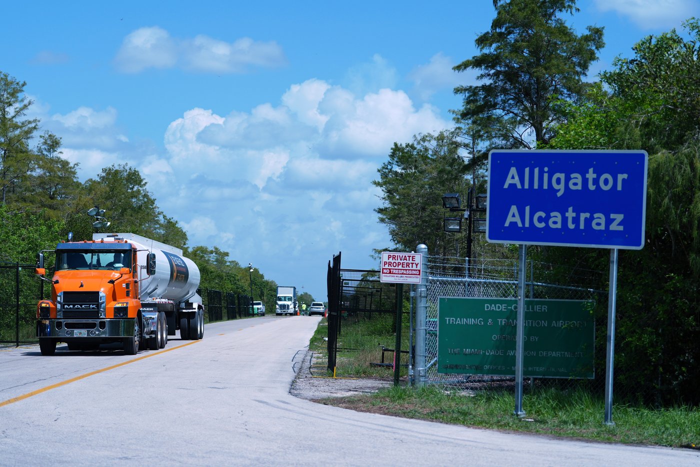 Inside 'Alligator Alcatraz': Color-coded uniforms, 5:30 am breakfast and strict rules | iNFOnews.ca