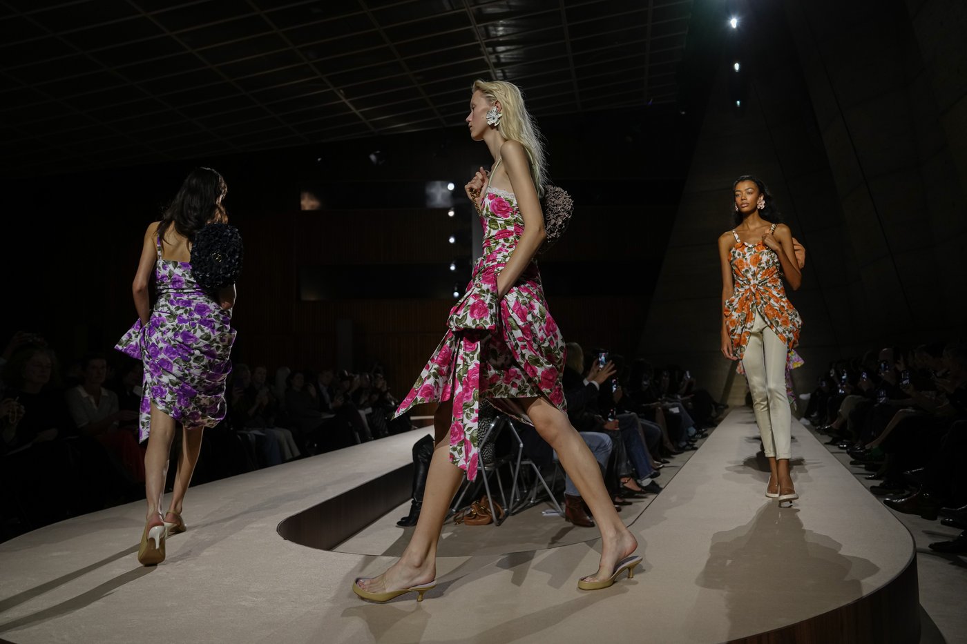 Chloe says it with printed flowers in Paris show | iNFOnews.ca