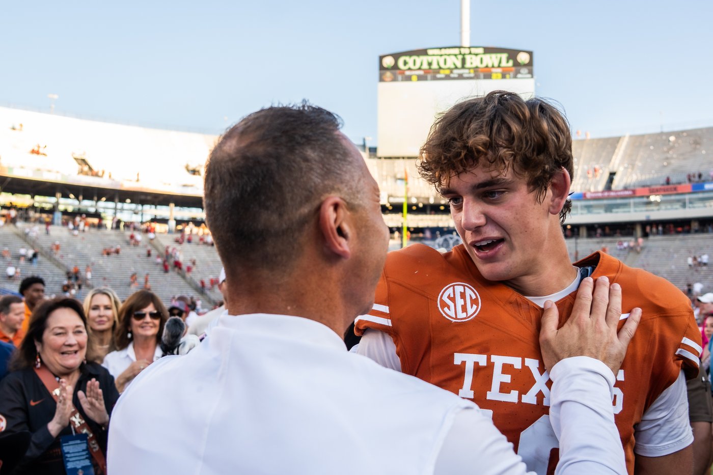 Unranked Texas looks more like the preseason No. 1 it was in win over rival No. 6 Oklahoma | iNFOnews.ca