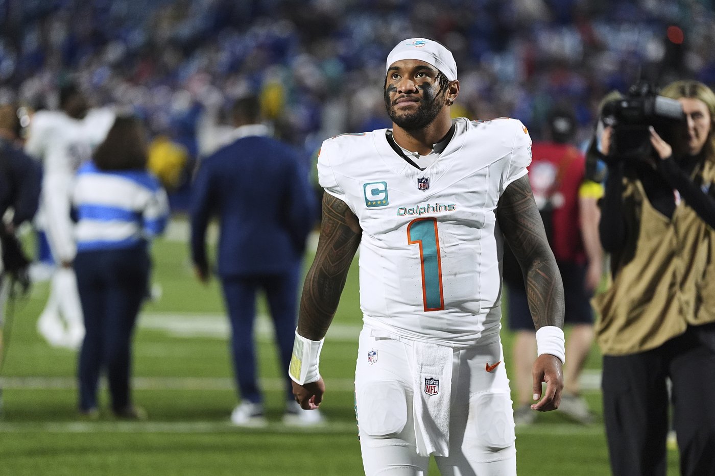 No moral victories in losing, says coach McDaniel after Dolphins drop to 0-3 in 31-21 loss to Bills | iNFOnews.ca No moral victories in losing, says coach McDaniel after Dolphins drop to 0-3 in 31-21 loss to Bills | iNFOnews.ca