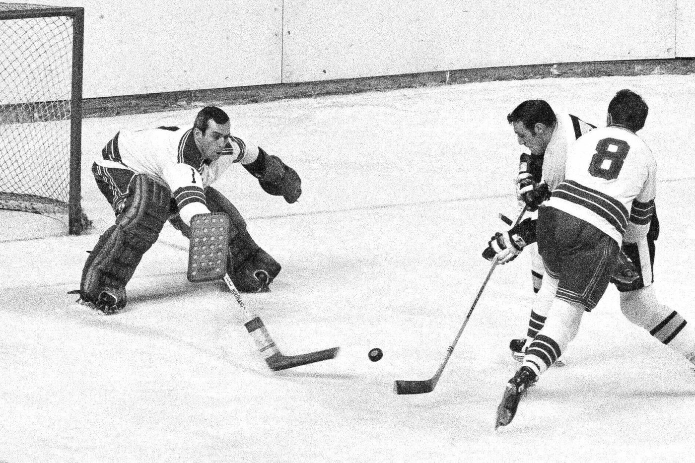 Rangers and Red Wings Hall of Fame goaltender Ed Giacomin dies at age 86 | iNFOnews.ca