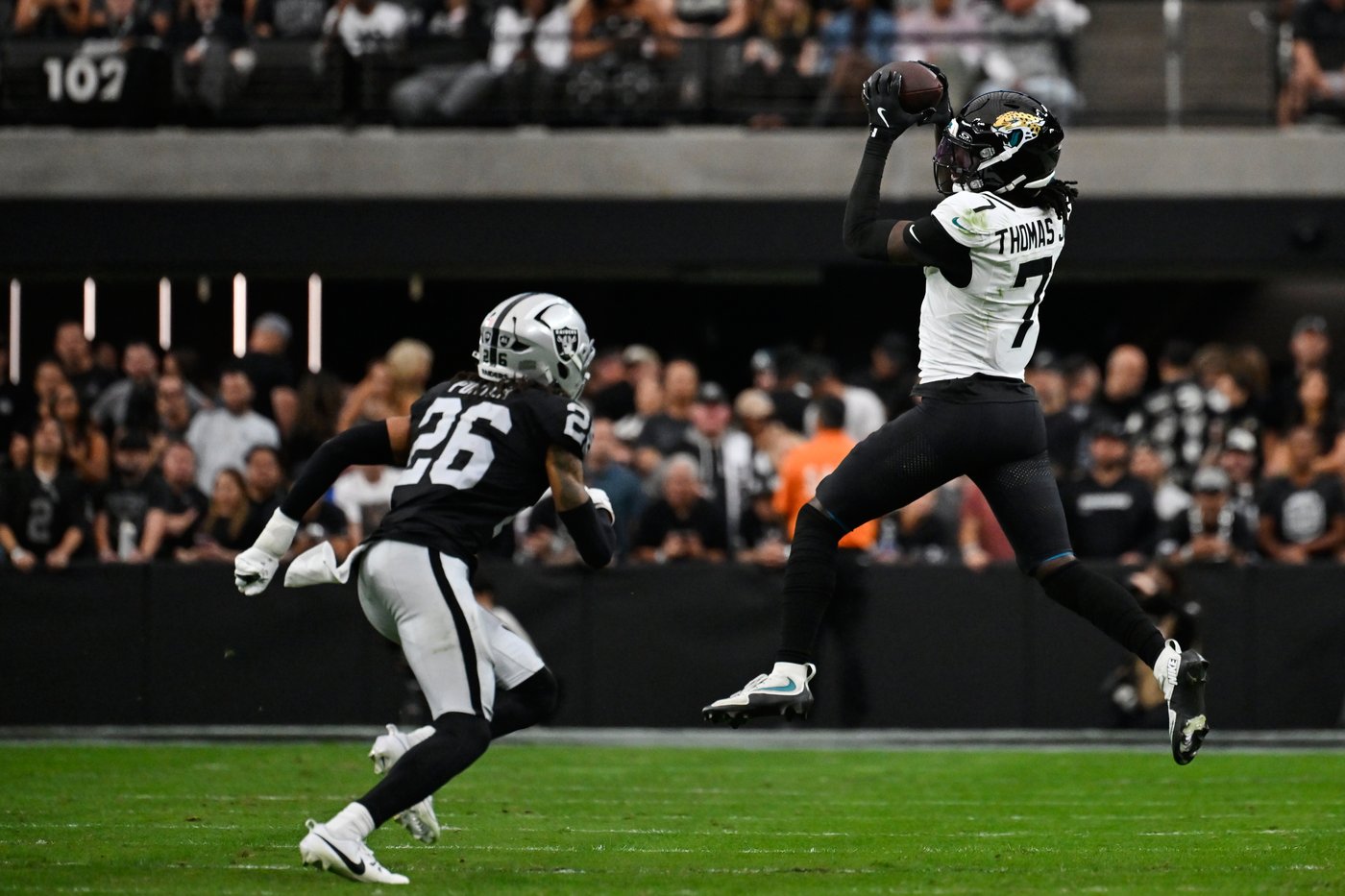 Trevor Lawrence scores in OT and Jags' DaVon Hamilton denies Raiders' 2-point try for 30-29 win | iNFOnews.ca Trevor Lawrence scores in OT and Jags' DaVon Hamilton denies Raiders' 2-point try for 30-29 win | iNFOnews.ca