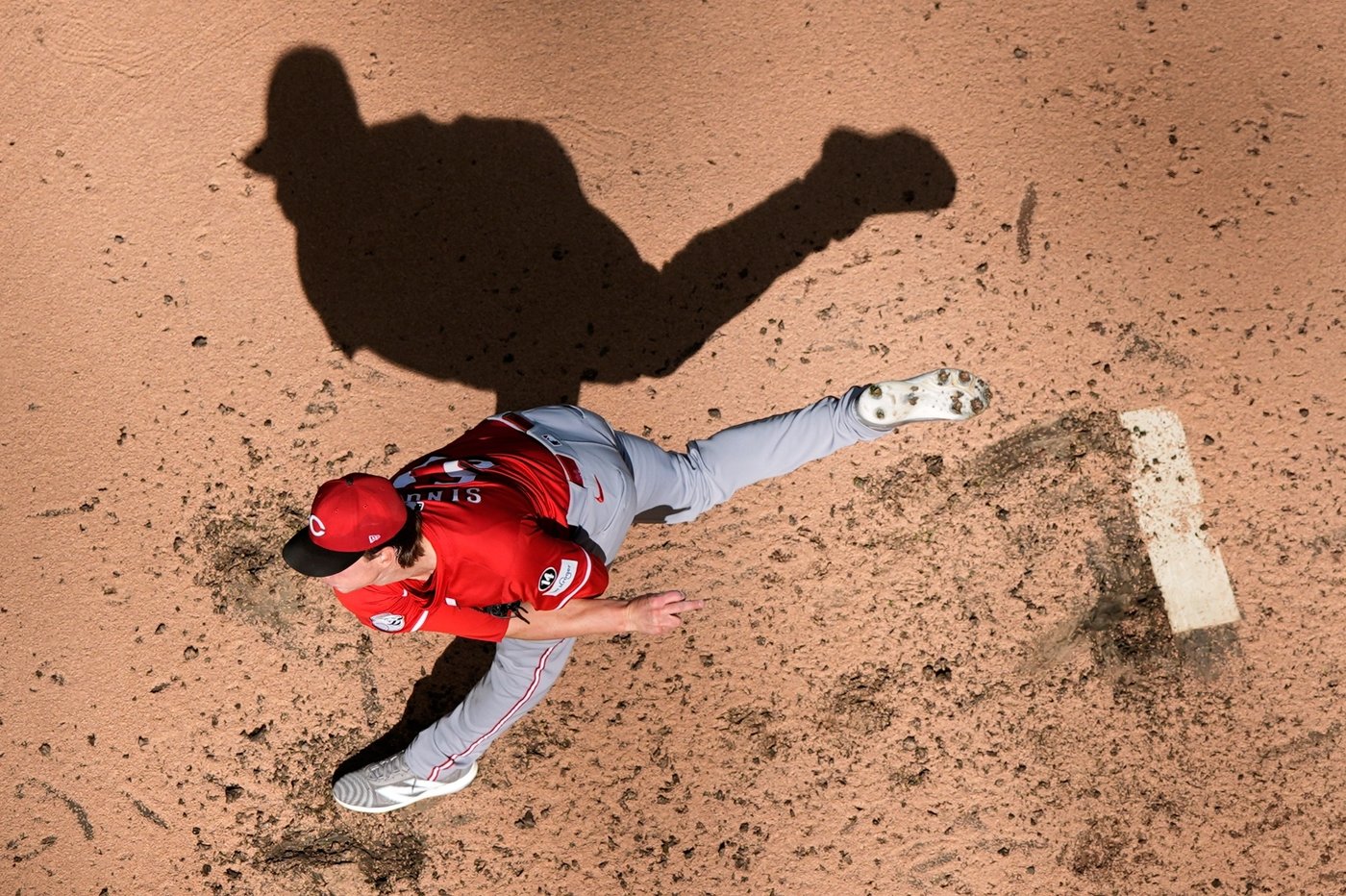Reds lose 4-2 to the Brewers but end up in playoffs anyway after Mets fall | iNFOnews.ca