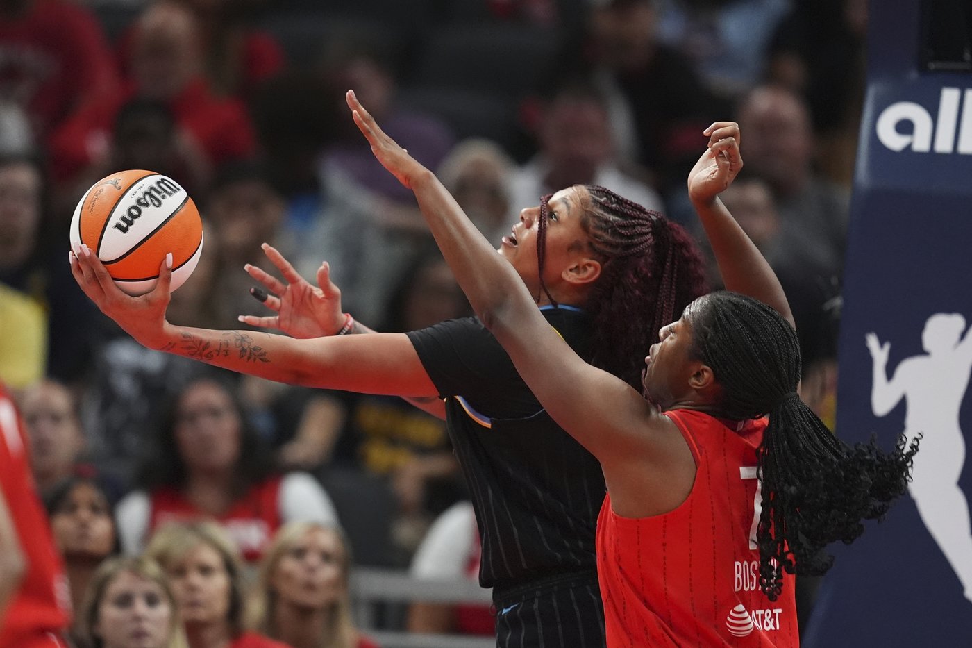 Mitchell scores 20, Howard 18 as Fever beat Sky 97-77 and move closer to securing playoff berth | iNFOnews.ca Mitchell scores 20, Howard 18 as Fever beat Sky 97-77 and move closer to securing playoff berth | iNFOnews.ca