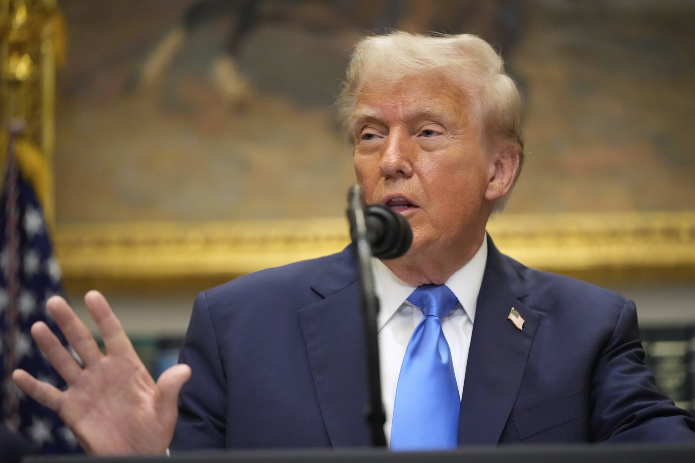 Trump to meet with Schumer and Jeffries as government shutdown risk looms | iNFOnews.ca
