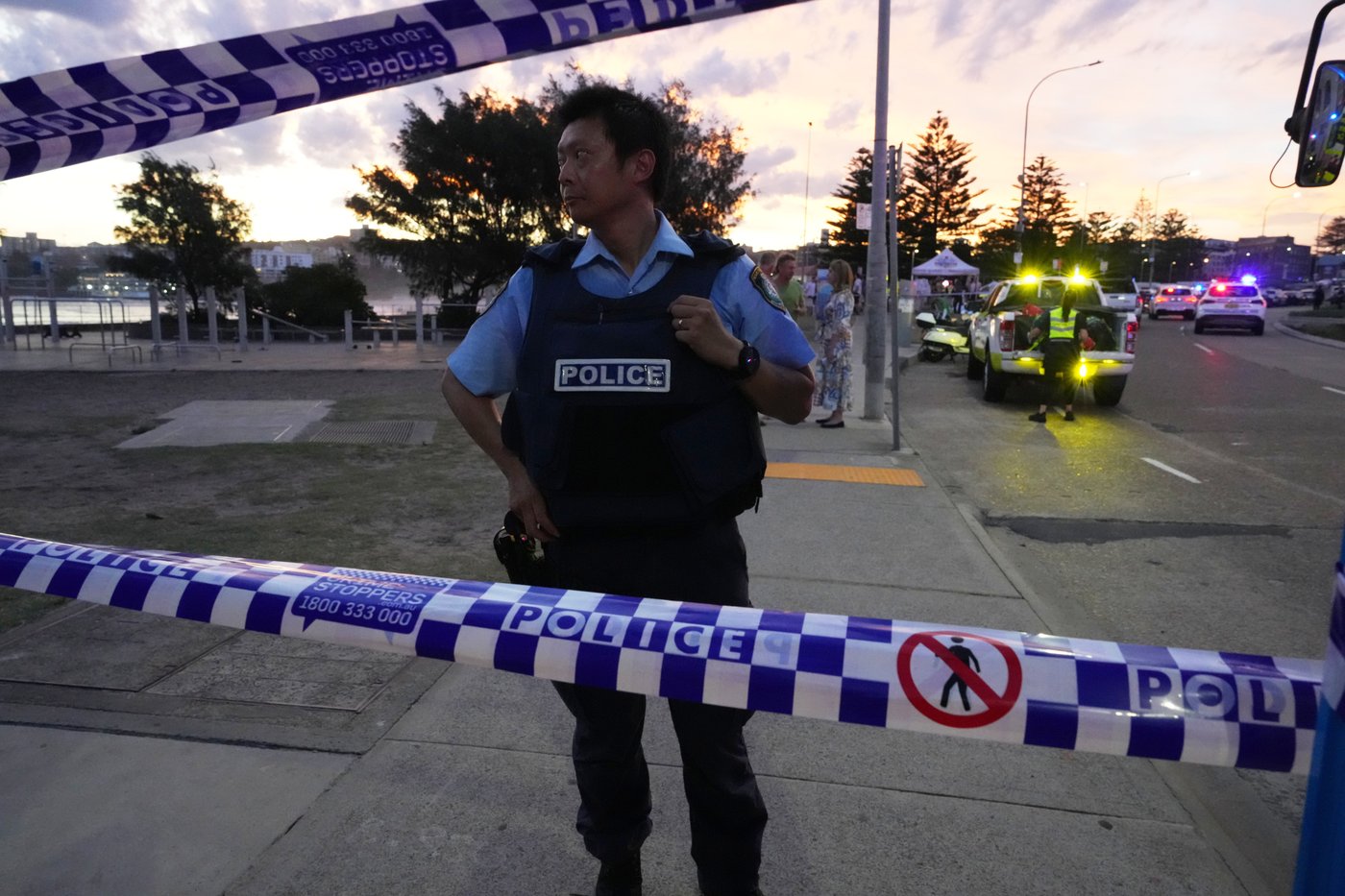 Photos show the scene of a deadly attack on Sydney's Bondi Beach | iNFOnews.ca