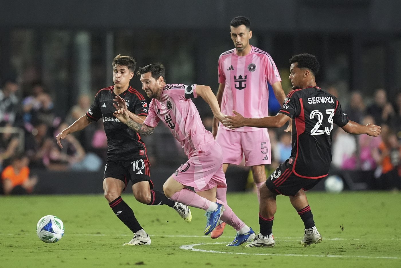 Lionel Messi has two goals, assist to lead Inter Miami to 3-2 victory over DC United | iNFOnews.ca