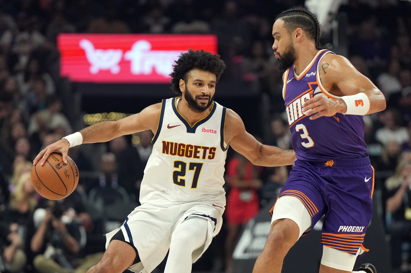 Jokic scores 26 and Murray adds 24 to lead the hot-shooting Nuggets past the Suns 130-112 | iNFOnews.ca